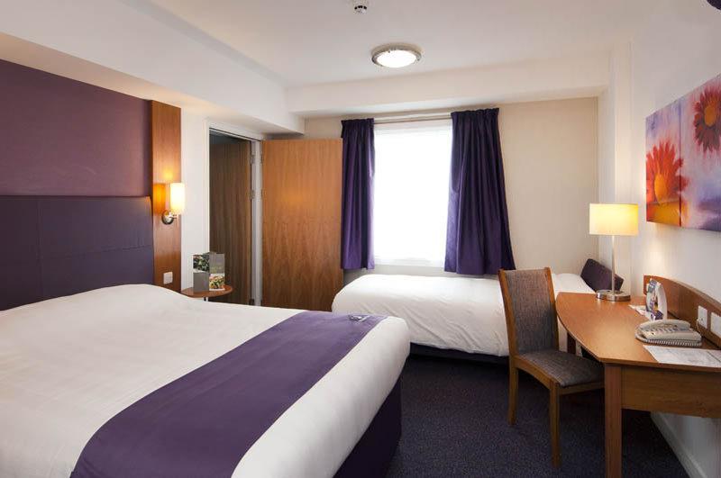 Premier Inn London Croydon West - Purley A23 Zewnętrze zdjęcie